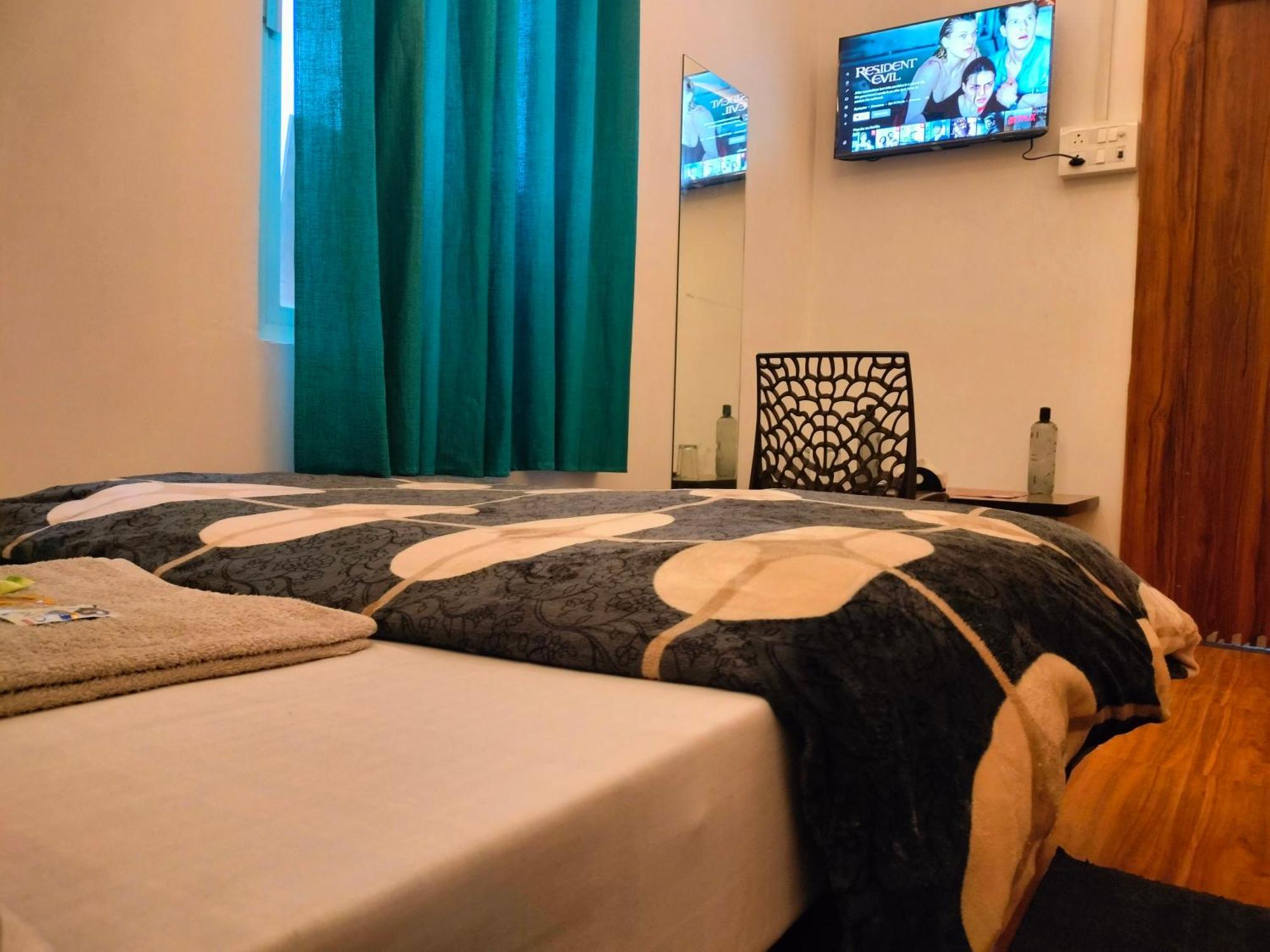Kishan Home Stay Матхура Экстерьер фото